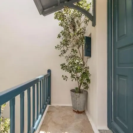 Beautiful, Sunny In Apartment *